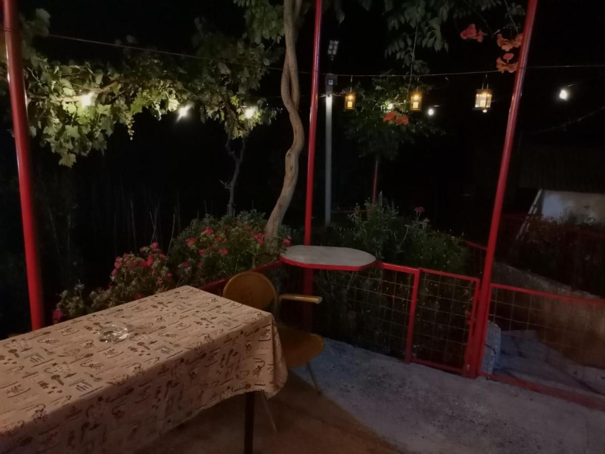 Platanoussa Georgaras Accommodation מראה חיצוני תמונה